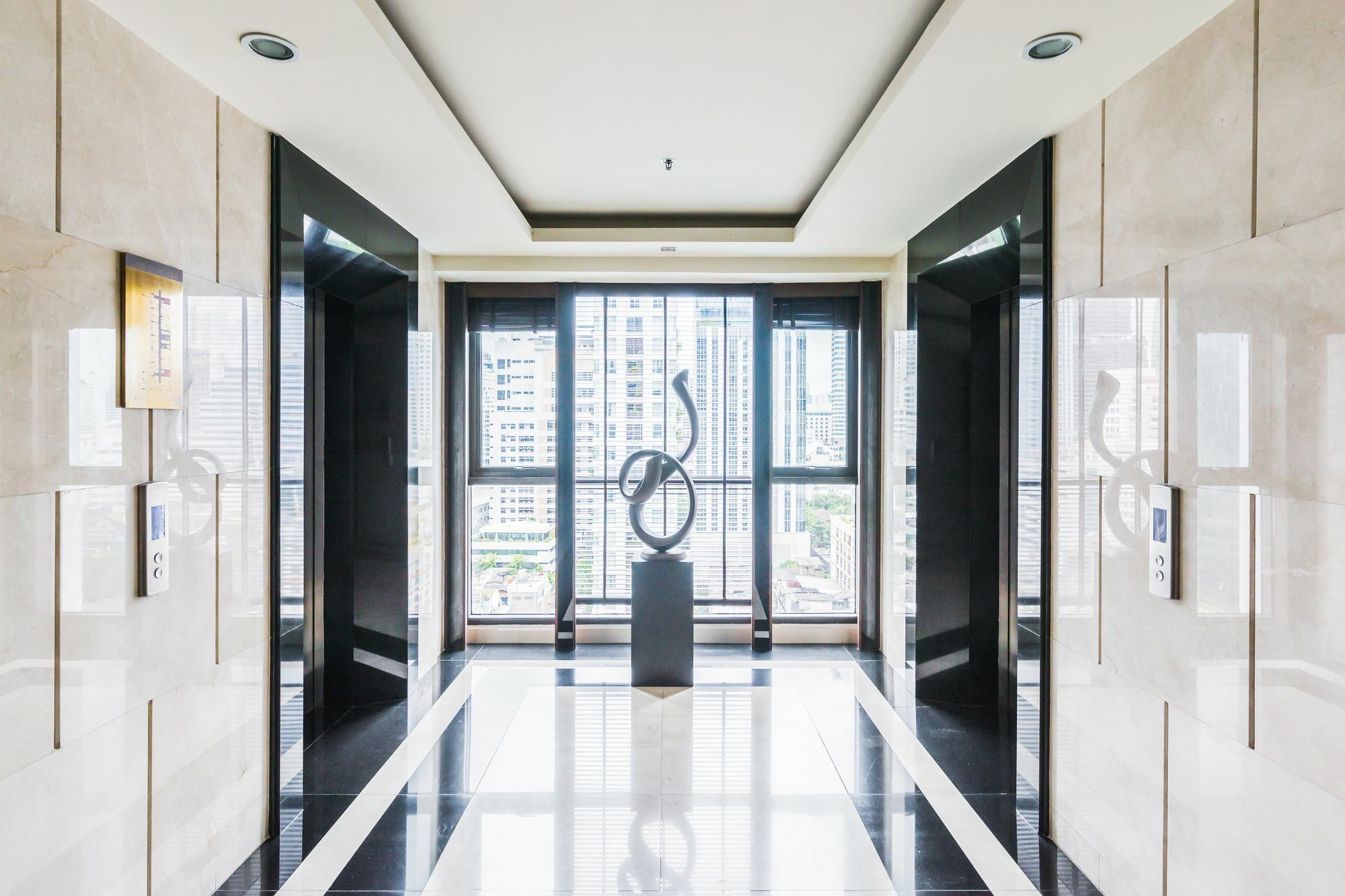 The Address Sathorn By Favstay バンコク都 エクステリア 写真