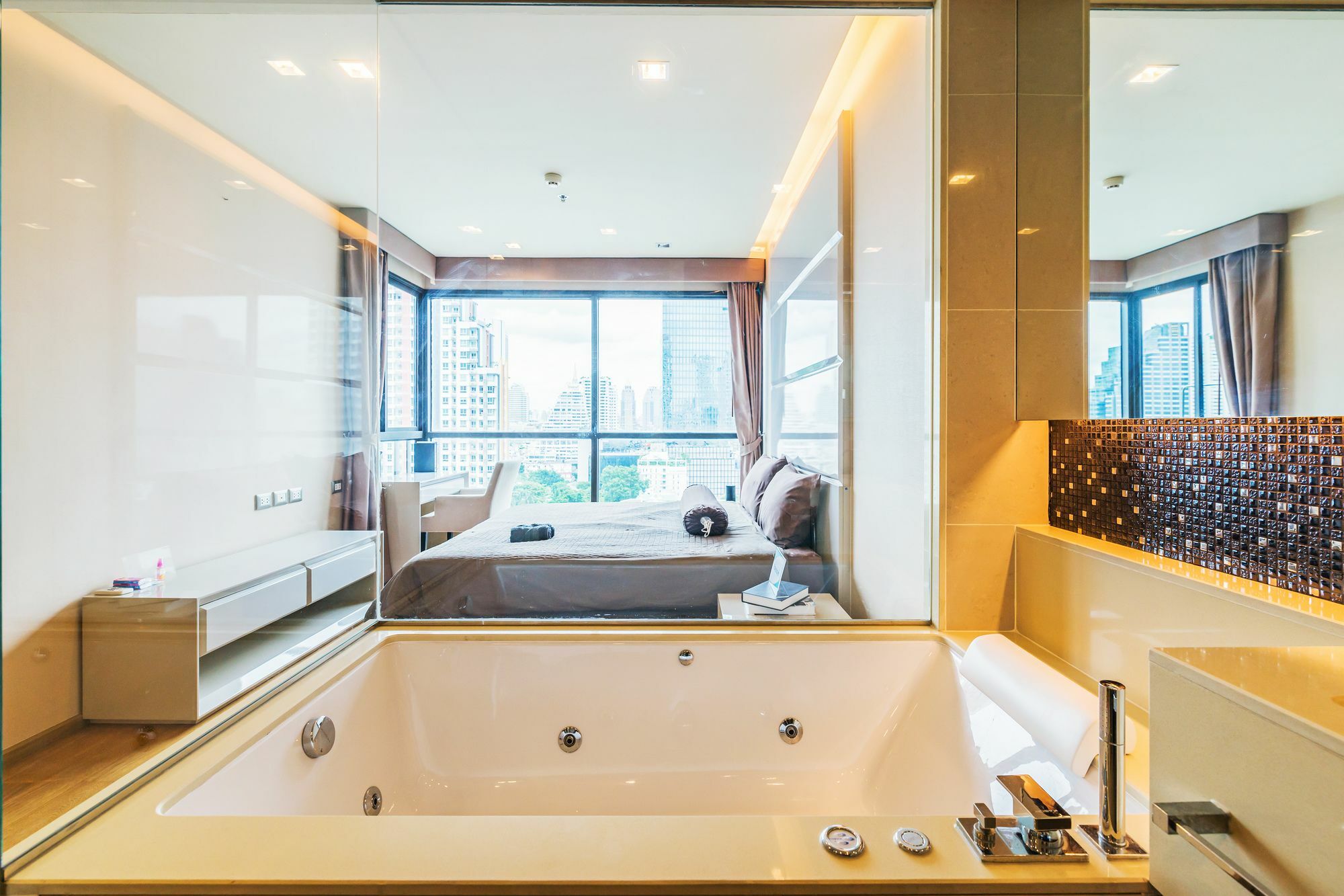 The Address Sathorn By Favstay バンコク都 エクステリア 写真